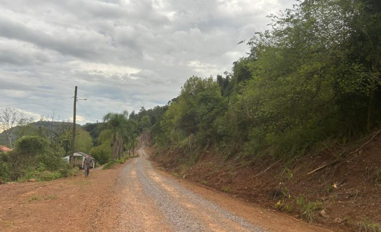 Recuperação de estradas do interior avança em Encantado