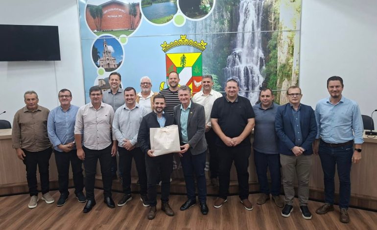 AMAT realiza assembleia em Putinga durante programação de aniversário do município