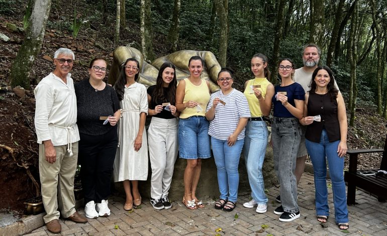 Famtour apresenta Parque Caminho dos Milagres a agências e guias da região