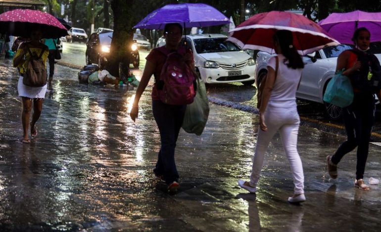 Belém decreta emergência após fortes chuvas e alagamentos na capital paraense