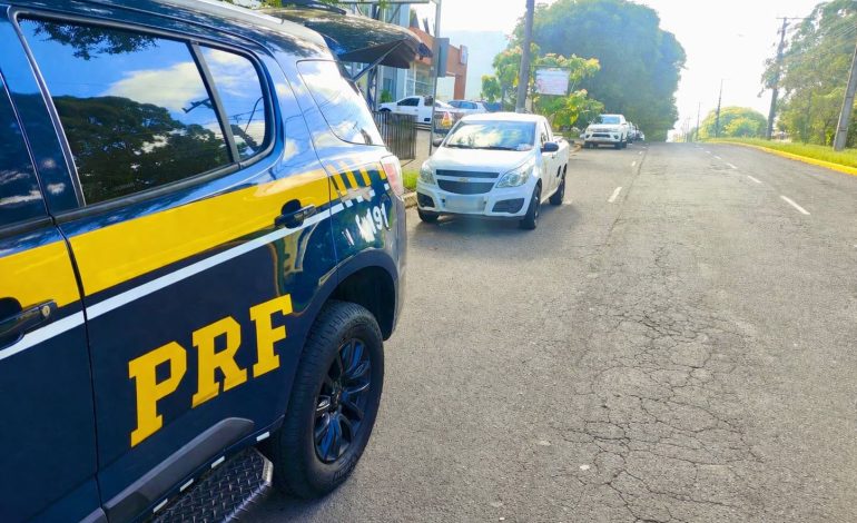 PRF prende homem com carro furtado após perseguição na BR-386