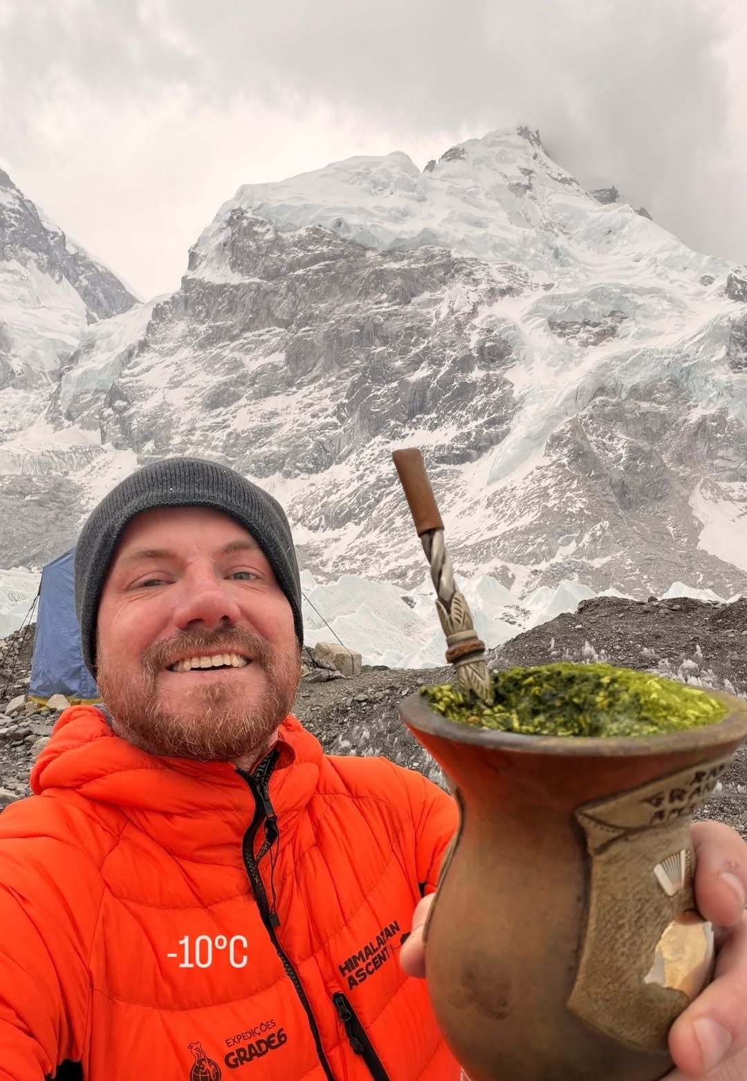 Gelo bloqueia rota e dificulta avanço de Roberto Lucchese no Monte Everest