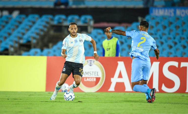 Grêmio estreia com derrota na Sul-Americana e técnico aponta “pior jogo da temporada”