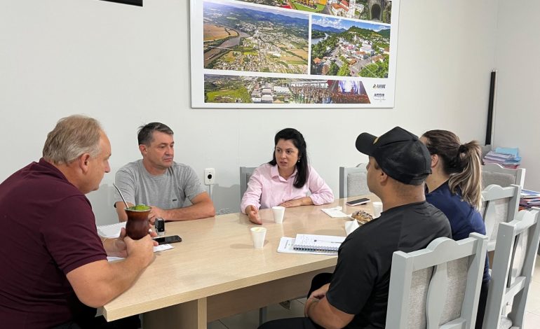 Prefeitura de Roca Sales recebe proposta de projeto voluntário da JBS
