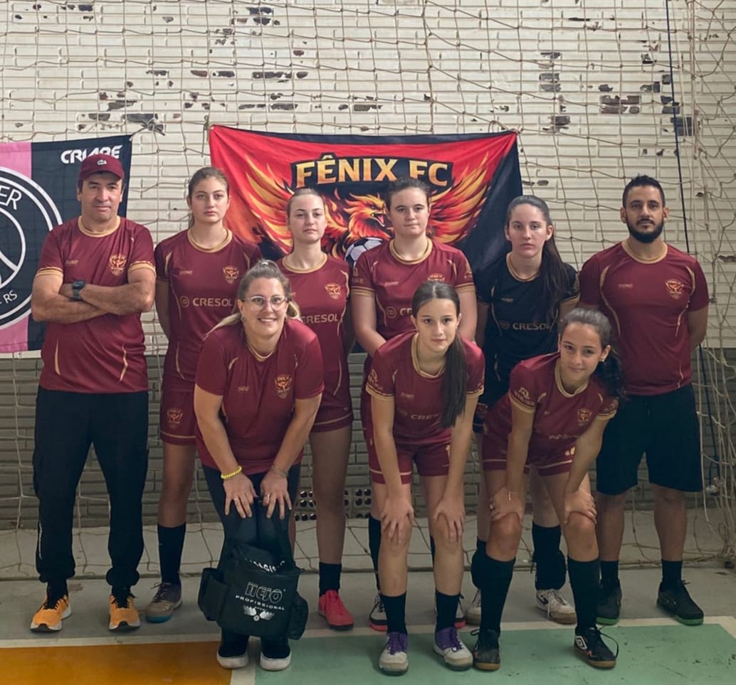 Escolinha Fênix de Futsal inicia atividades e reúne meninas da região em Encantado