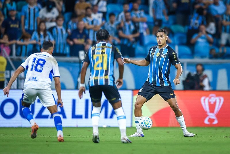 Grêmio terá desfalque na defesa para duelo contra o Coritiba pelo Brasileirão