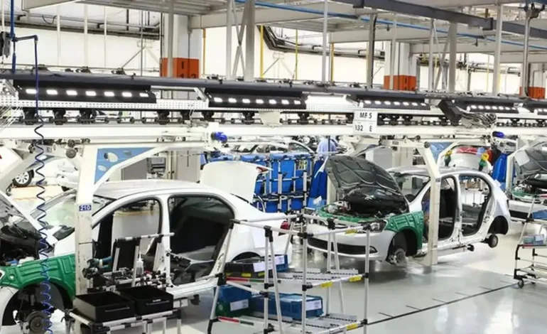 Indústria brasileira acelera: produção cresce 0,9% em fevereiro e acumula ganhos de 3% no ano
