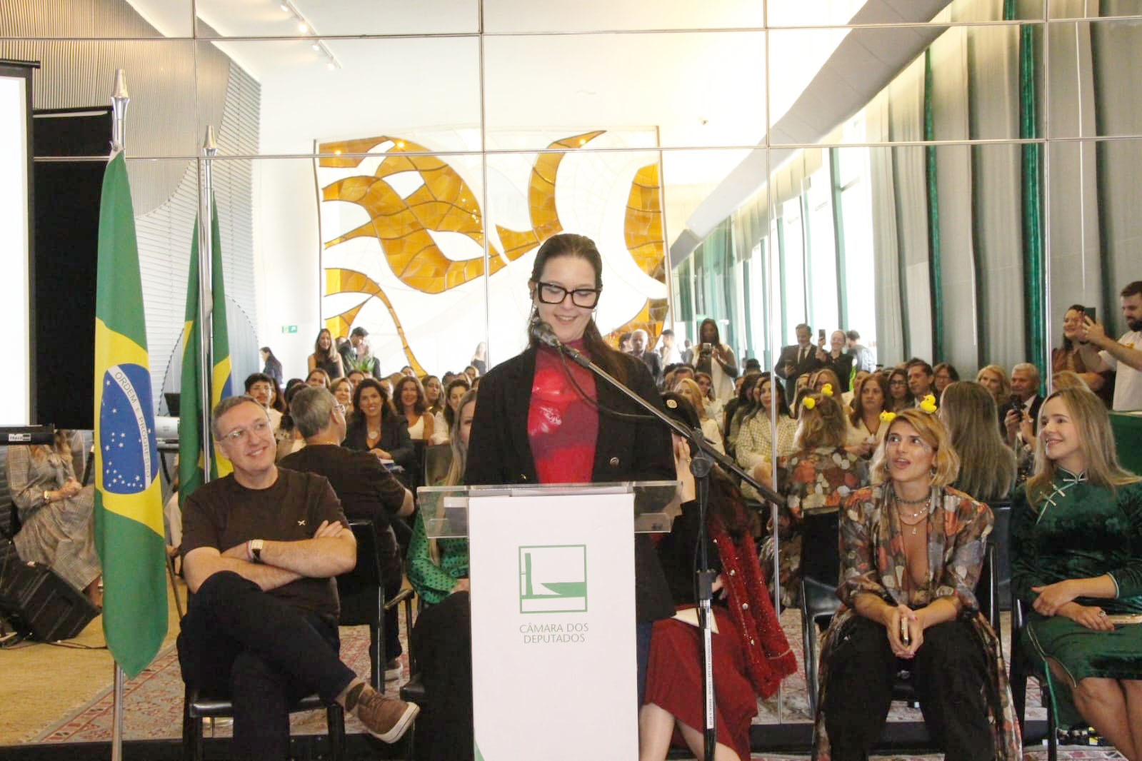 Encantadense participa de lançamento do livro “Virando Páginas” na Câmara dos Deputados, em Brasília