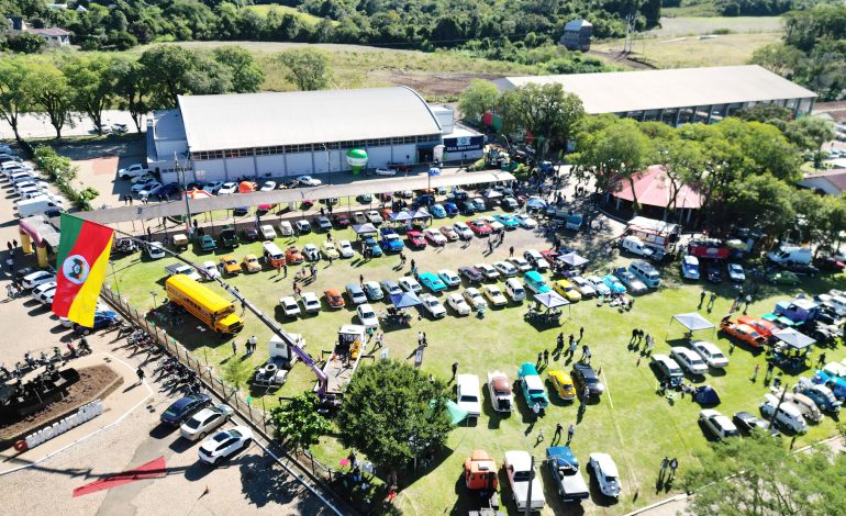 O 5º Encontro de Carros Antigos de Encantado supera expectativas