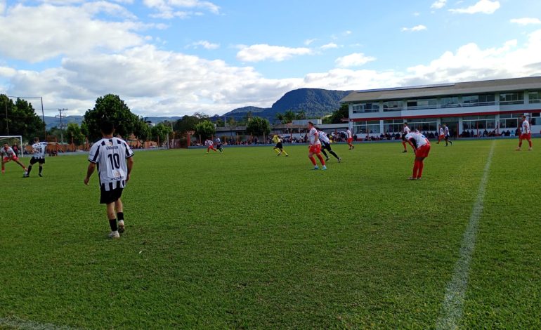 Botafogo abre vantagem nas semifinais do Municipal de Roca Sales
