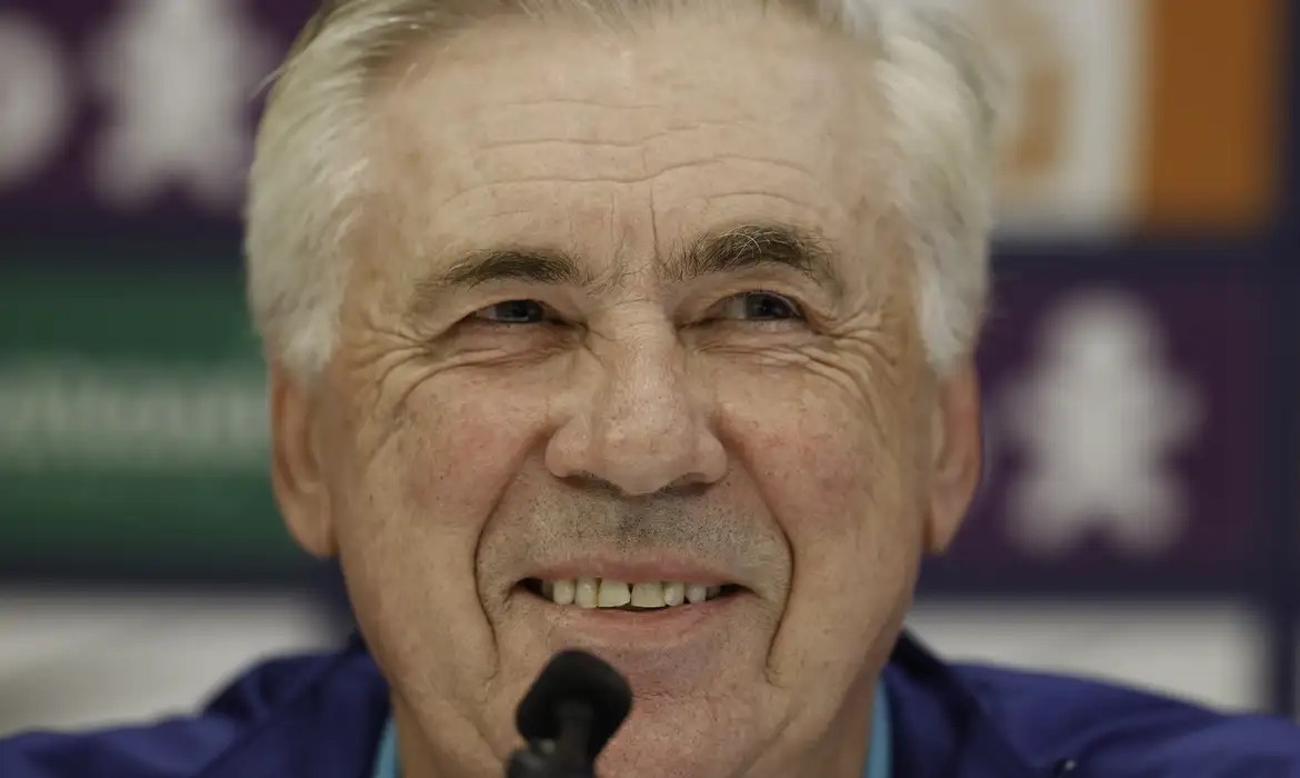 CBF renova com Ancelotti até 2030 com salário de R$ 5 milhões