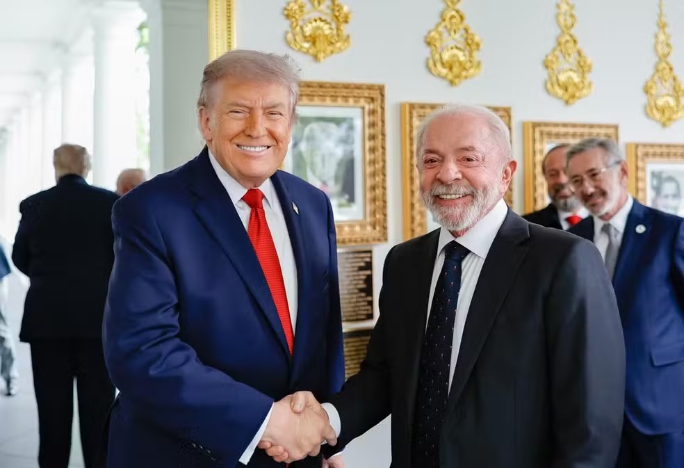 “Espero que você não anule o visto”, brinca Lula com Trump sobre Seleção Brasileira