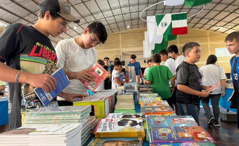Feira do Livro reúne literatura, teatro e astronomia nos dias 12 e 13 de maio