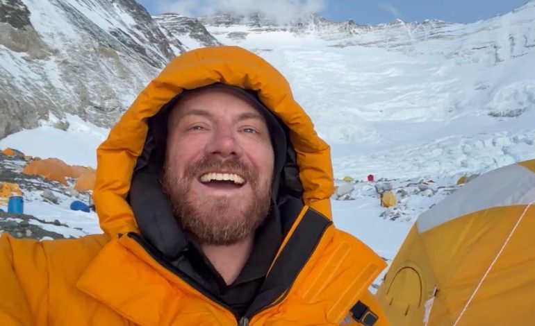 Roberto Lucchese conclui travessia da Cascata de Gelo de Khumbu, uma das partes mais temidas pelos montanhistas, e avança na expedição ao Everest