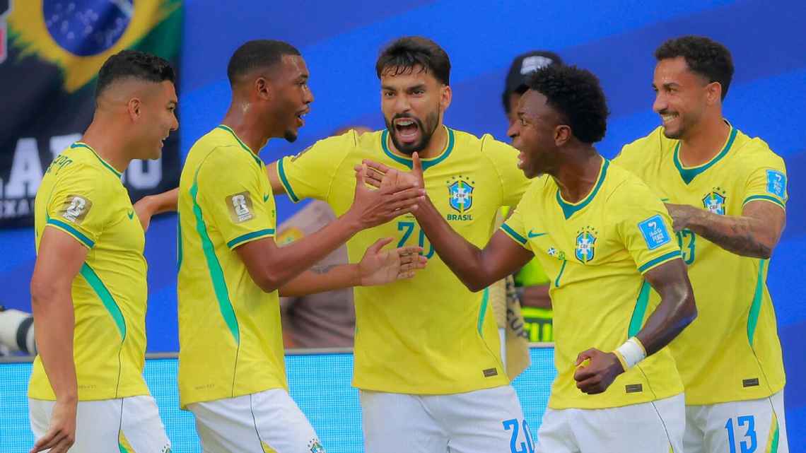 Seleção Brasileira volta a campo na segunda às 14h