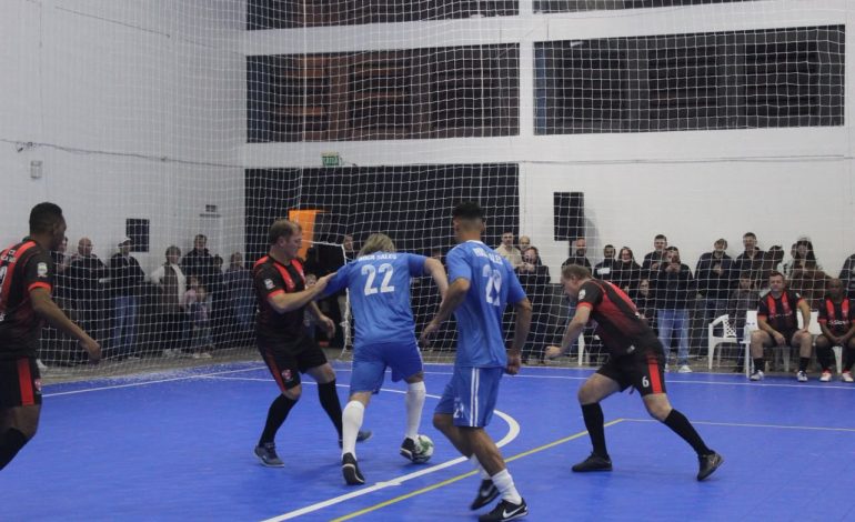 Ginásio Municipal de Roca Sales é reinaugurado e volta a receber atividades esportivas
