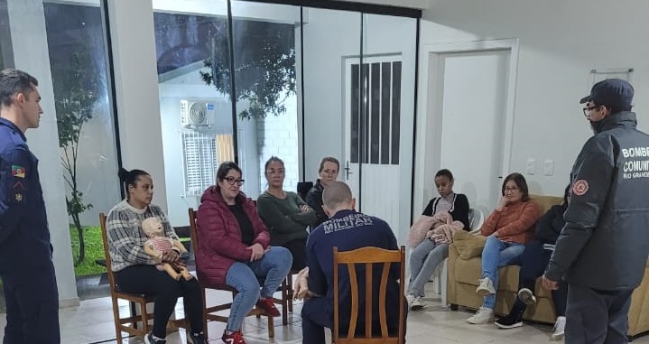 Lar Encantado promove capacitação em primeiros socorros para monitoras