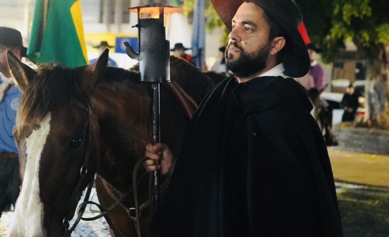 Encantado recebe Chama Crioula e inicia período de celebrações farroupilhas
