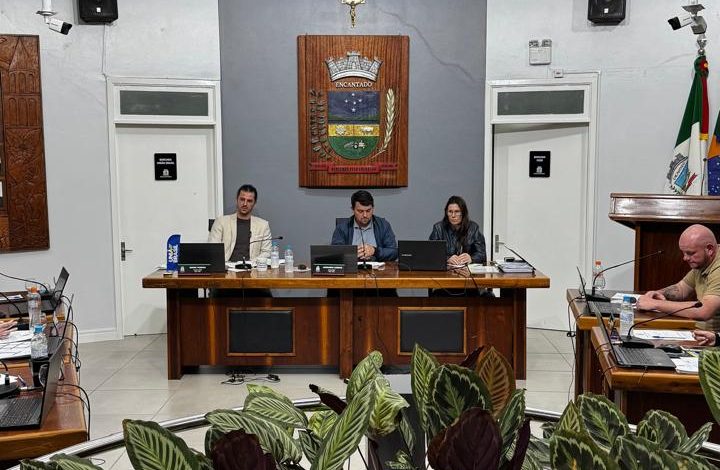 Câmara de Encantado aprova créditos e suspende Tribuna devido às chuvas
