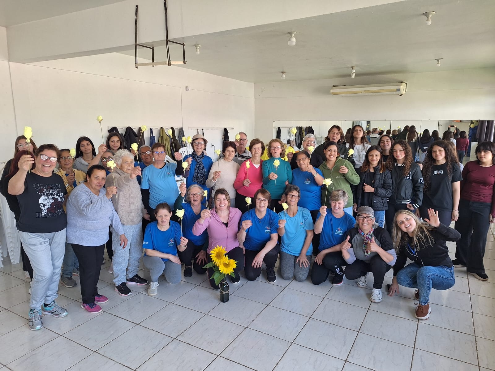 Adolescentes participam de ação do Setembro Amarelo em Roca Sales