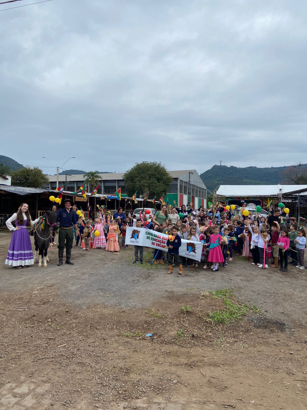 Equoterapia Abraço Forte promove oficina e passeios a cavalo durante o 13º Encontro Farroupilha