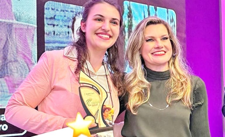 Encantadense Melina Slaifer vence o 1º Prêmio Campo e Batom na Expointer