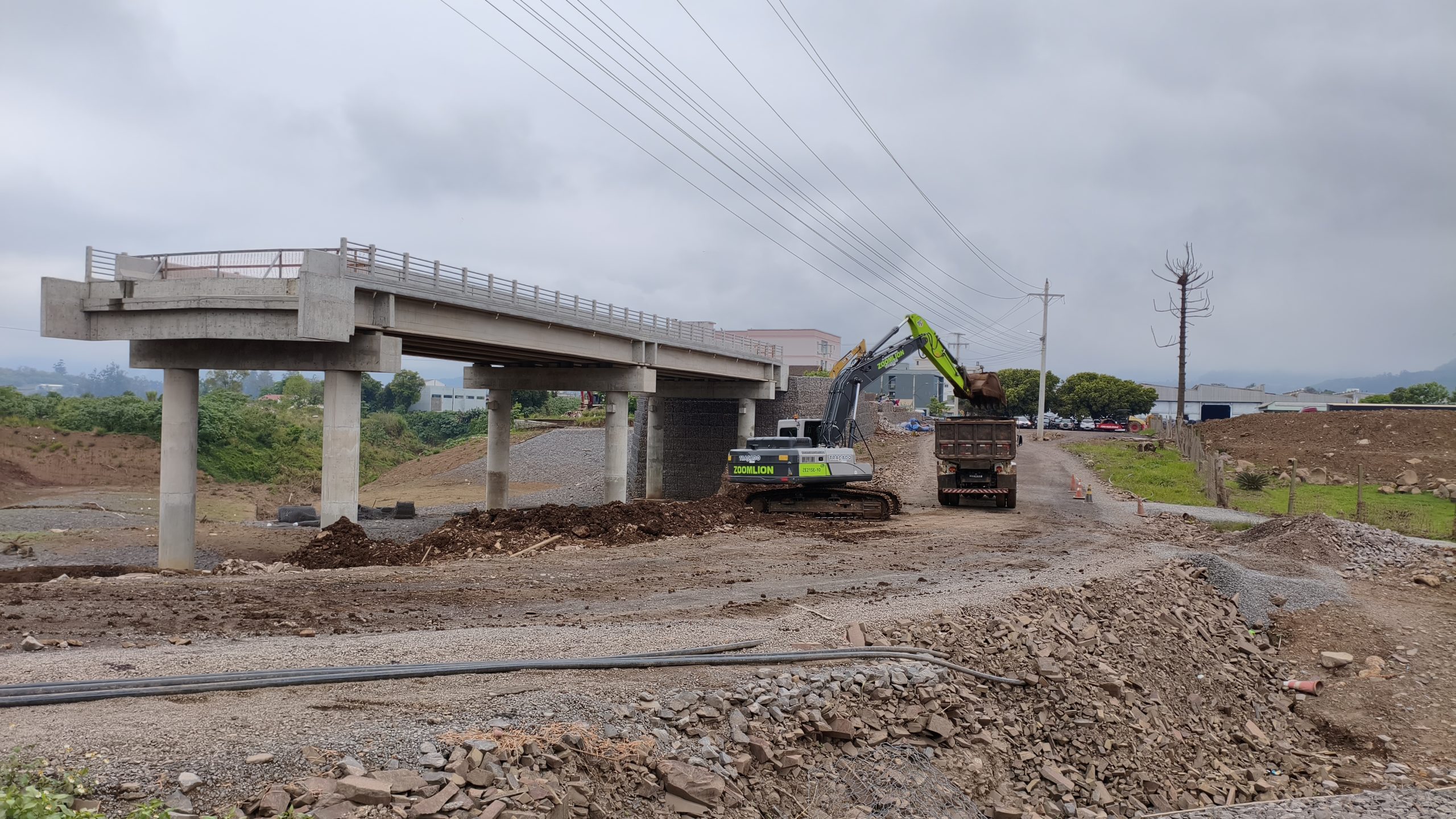 Desvio da Avenida General Daltro Filho está bloqueado para construção da ponte