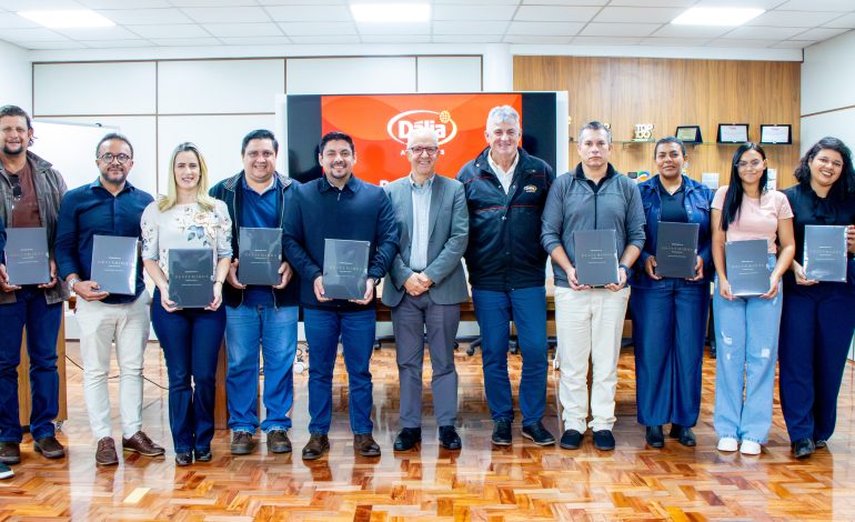 Gestão e produção da Dália atraem comitiva de Rondônia