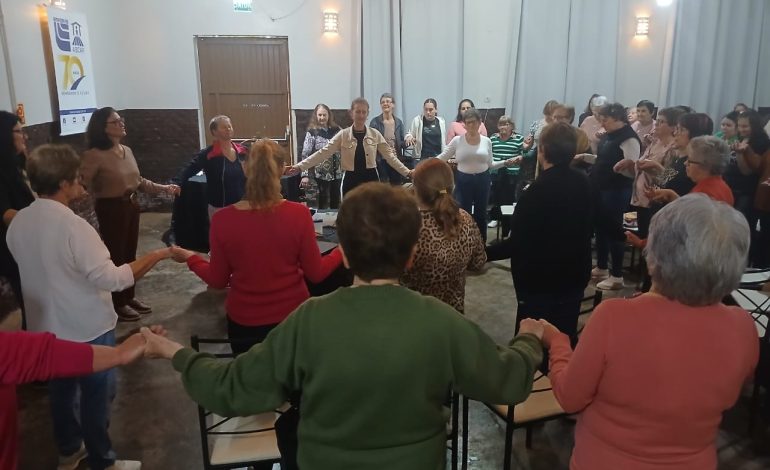 Tempo de Cuidar reúne mulheres em tarde de memórias, saberes e autocuidado
