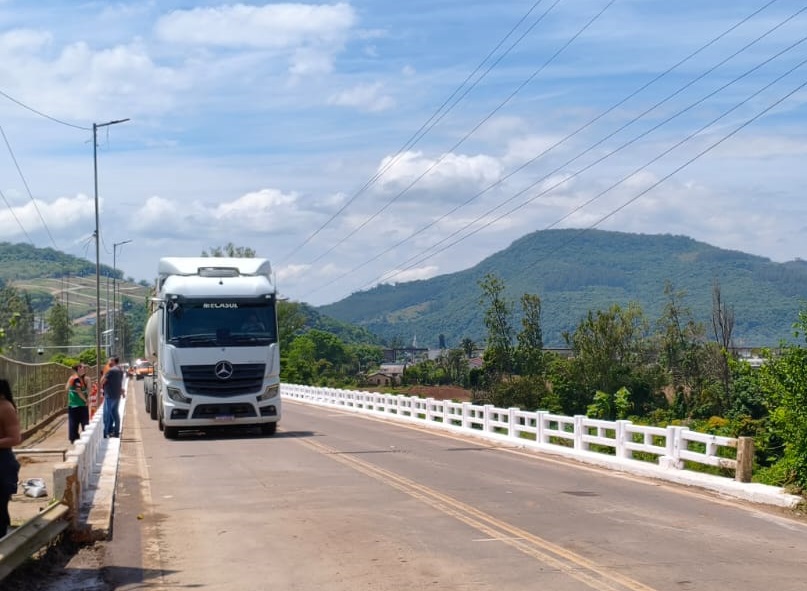 Ponte entre Muçum e Encantado, na ERS-129, reabre para passagem de veículos pesados